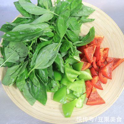 三杯鸡|这道#夏日开胃餐# 台式三杯鸡，我一年四季都想吃