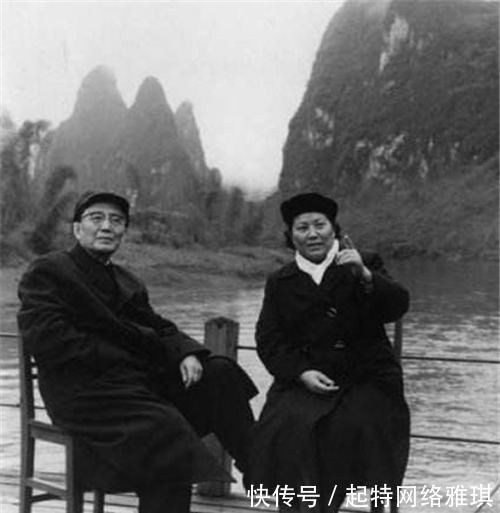 丈夫$妻子在整理丈夫的遗物时,意外发现一封信,看完后却选择离开人世