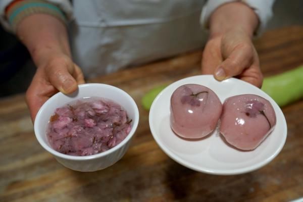 上海高校食堂青团“花式”上新