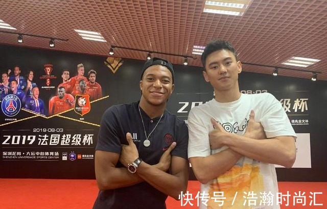 26岁游泳王子宁泽涛现状:职业巅峰选择退役,如今旅游赚钱两不误