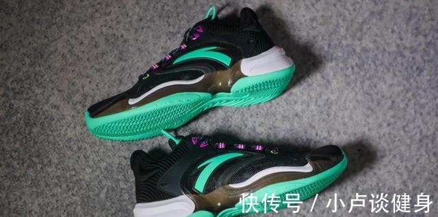 鞋面 开箱冷门球鞋,签名鞋的配置,二百出头的价格!