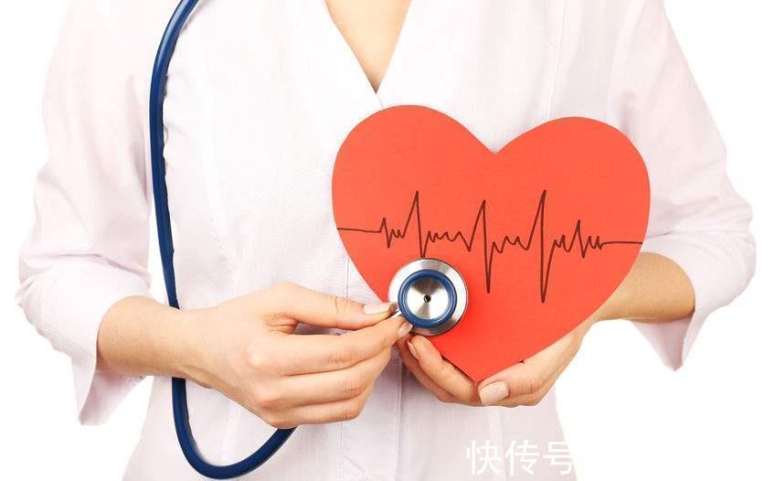 暖箱|深夜产房：四级心脏病孕妇产子，只有爸爸抱着新生儿回家