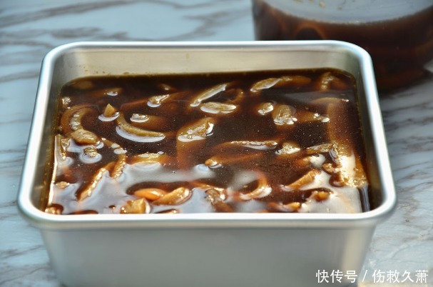 做猪皮冻,前4步是关键,保证晶莹剔透,Q弹爽滑,没腥味