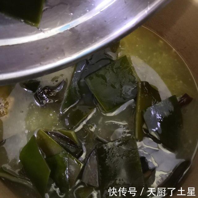 鸭肉|薏米海带炖老鸭，汤汁清淡，鸭肉软烂