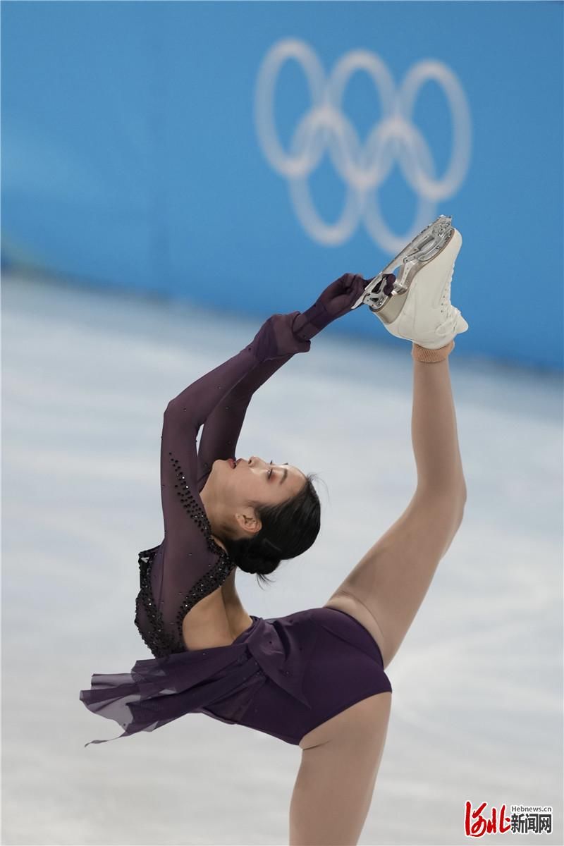 组图| 中国选手朱易参加花样滑冰女子单人滑短节目比赛_易看资讯网
