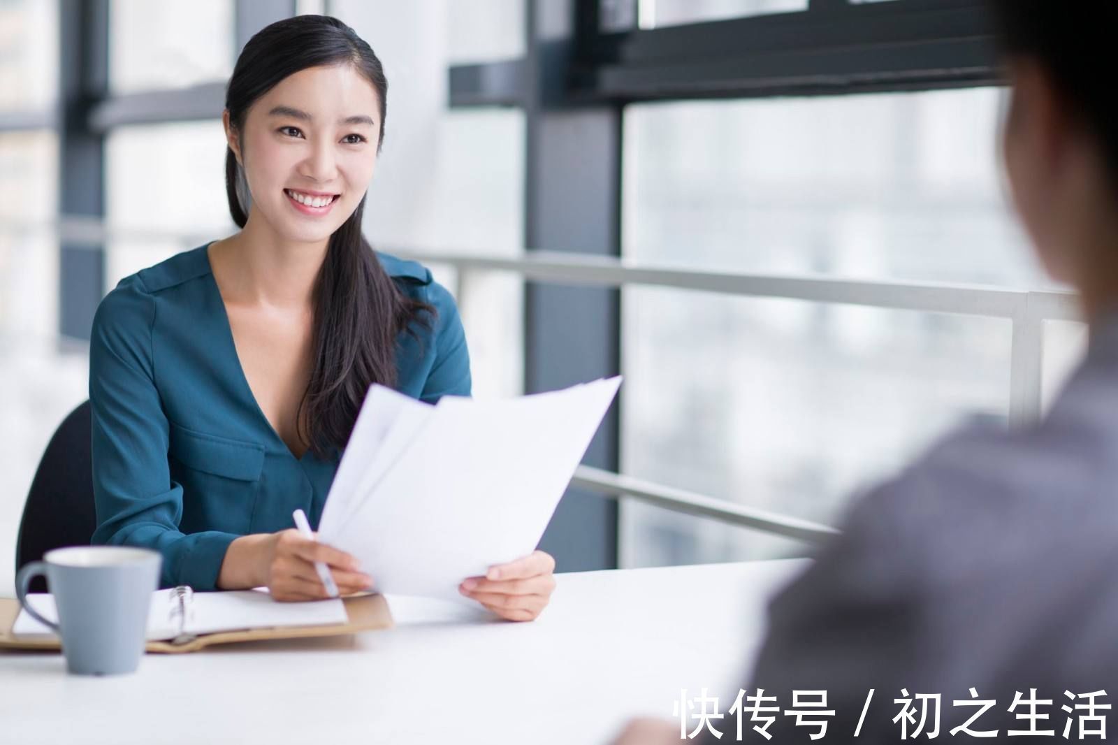 价值观念|35岁中年危机，35岁后我们应该跳槽干哪类工作呢？