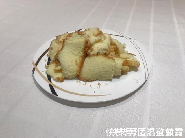 学生|家长买“蛋糕边角料”给孩子吃,被网友指责,穷家长会养出自卑娃