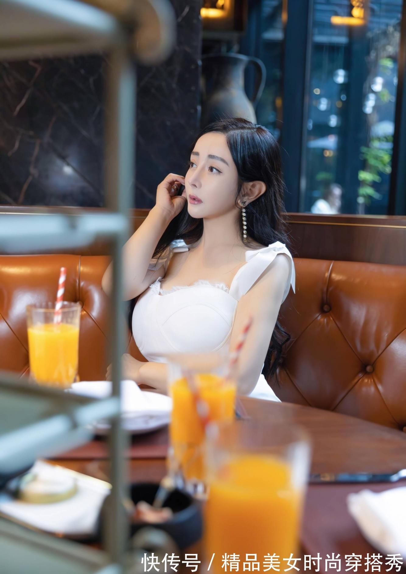 高跟鞋 一袭白色连衣裙或飘逸或精致,总是给人一种纯洁的美