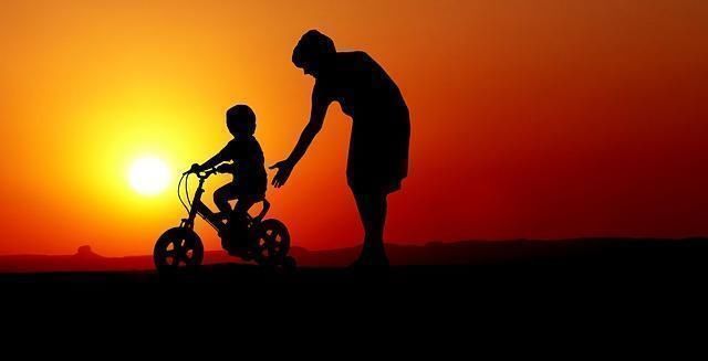 道德感|“31岁还是个孩子”:“巨婴式教育”能不能洗洗睡了