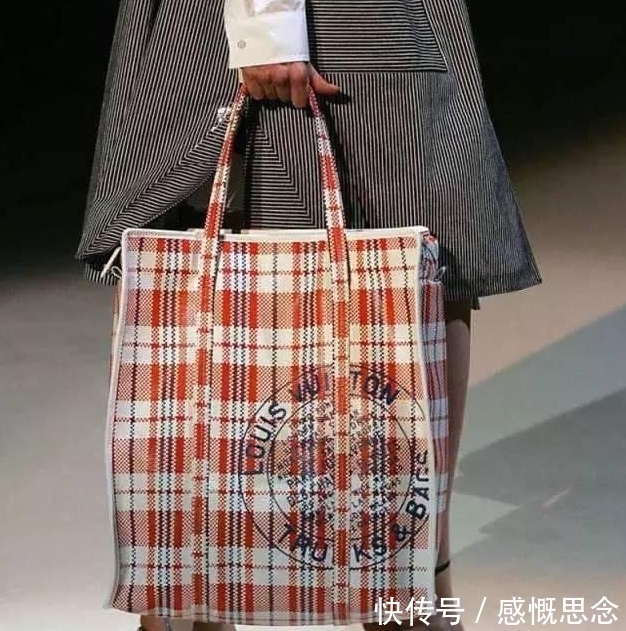 毛衣 小时候穿过的凉鞋,如今却卖到4000元,最不能忍的是那件毛衣