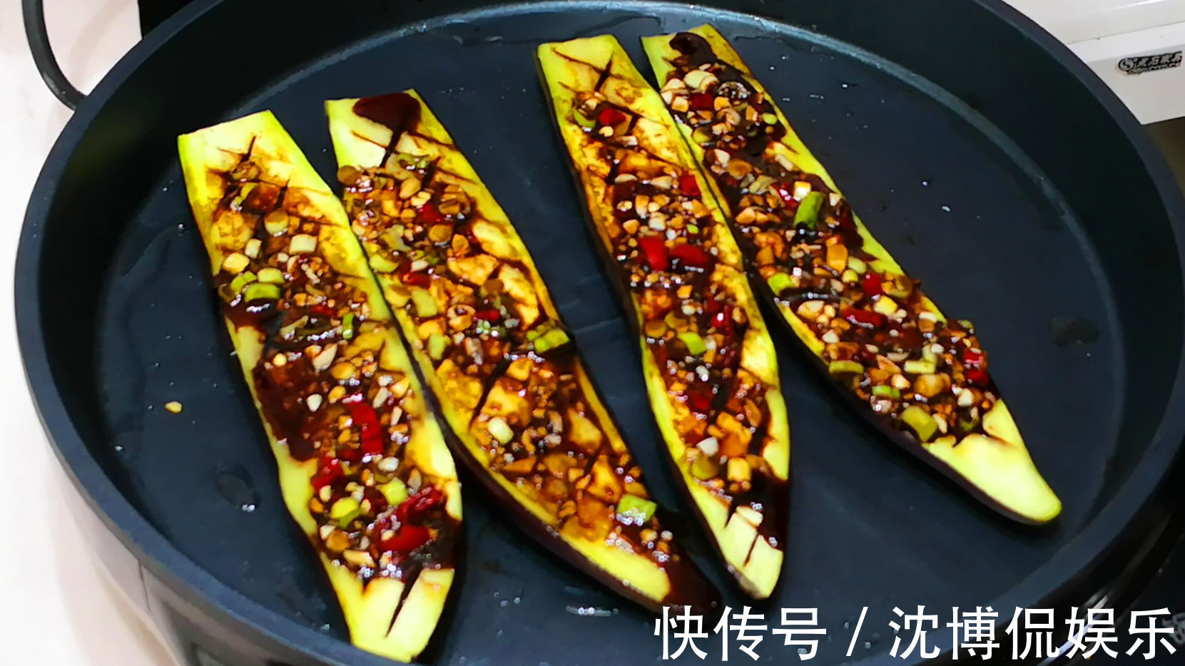 蒜蓉茄子|夏天,茄子别做红烧了,教你新吃法,不蒸不油炸,上桌比吃肉还香