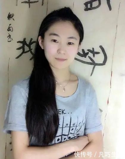 书法家!她是90后美女,书法功力深厚,成签约艺术家,前途无量!