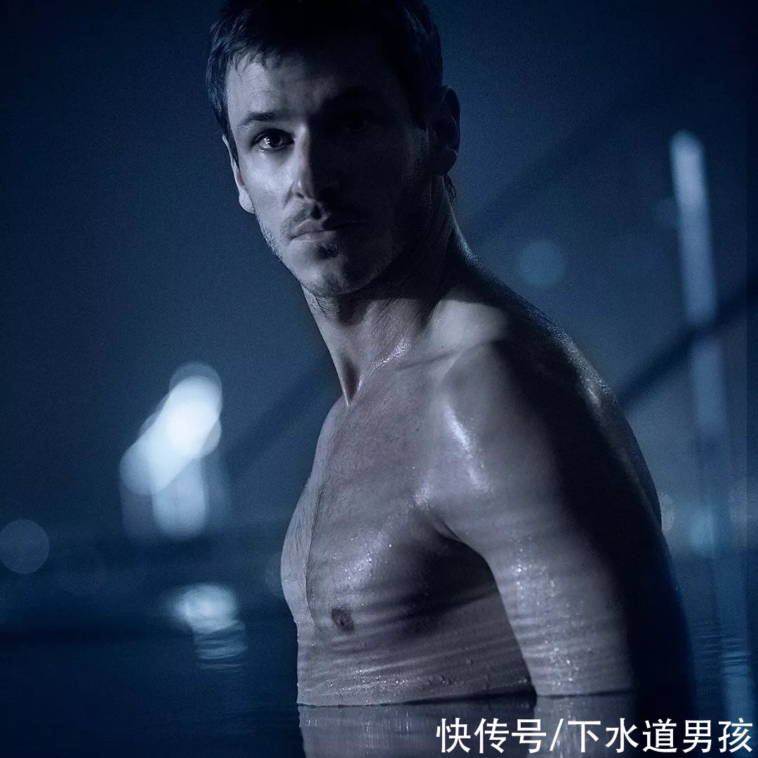 他连续十一年担任香奈儿CHANEL 品牌代言人