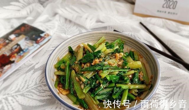 减脂清爽的蒜蓉油麦菜,不用下锅翻炒,一分钟即可出锅!