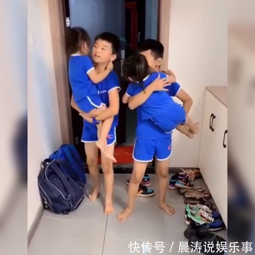 hcg指数|双胞胎哥哥放学回家,双胞胎妹妹“求抱抱”火了,网友:太羡慕了