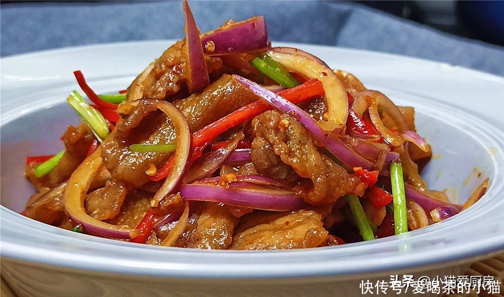 鸡精|教你五花肉新做法，制作方法也简单，成菜香而不腻，不错的下酒菜