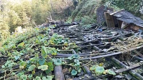 湘西大山深处土匪窝，房屋坍塌哨卡还在，不搞旅游开发真可惜