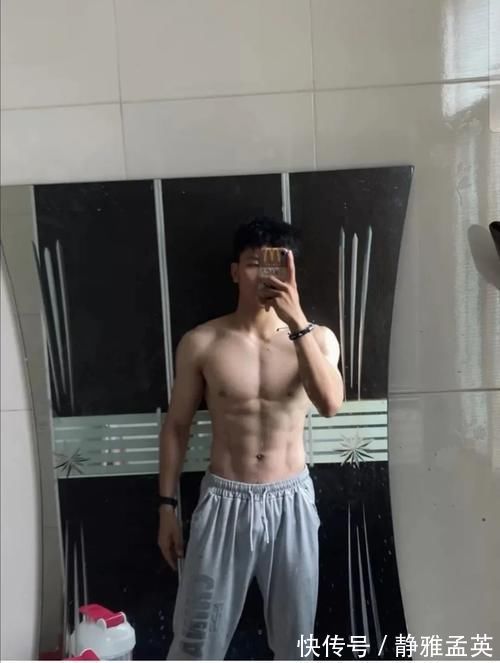小哥|擁有八塊腹肌人魚線的體育生，網友：不爭氣的眼淚從嘴角流了下來