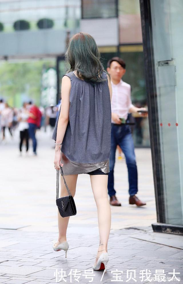 紧身|无袖背心搭配紧身包臀裙,女生的小心机,好看又显瘦