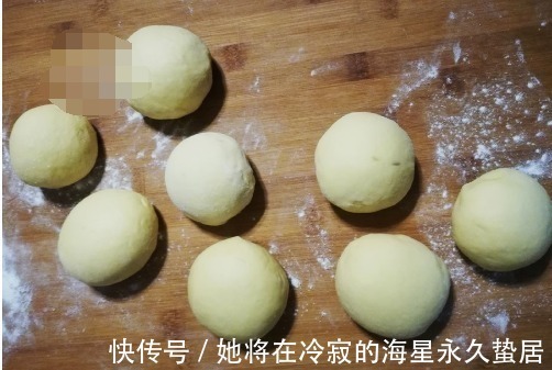 面团|红薯独特做法，加一个鸡蛋，不用烤箱，女儿说比买的面包还好吃