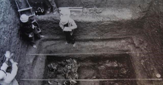 武丁|妇好墓中的尸骨荡然无存,历史上真的有这样一位女将军吗