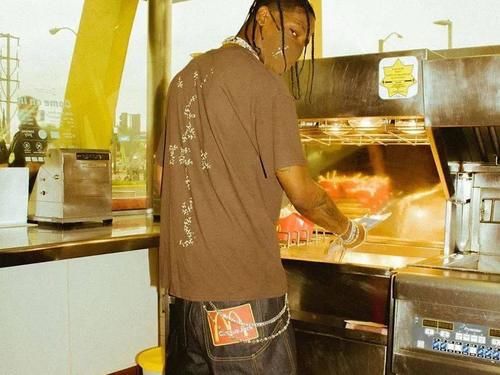 Travis Scott又上脚天价Dunk，烧了他鞋柜！要赔多少钱？