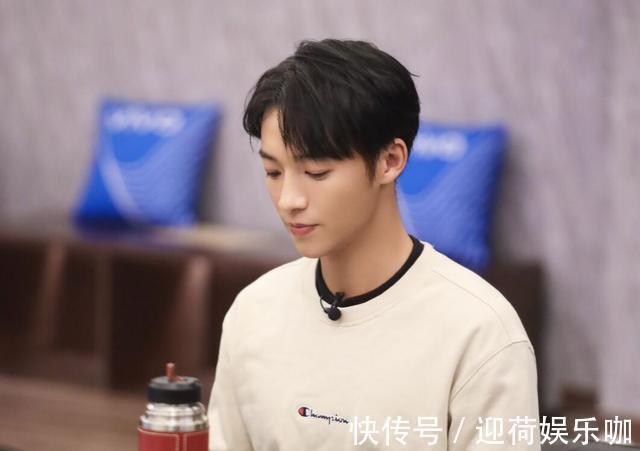 作为综艺咖却不会玩梗！虽然师承谢娜杨迪，但他注定难成气候