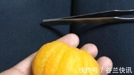 强迫症吃东西时,奶茶喝出新境界,草莓得去籽吃,网友别吃了