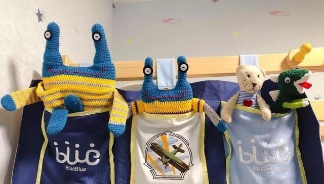 编织成|妈妈会魔法,钩针就是她的魔法棒,把孩子的画编织成了实物