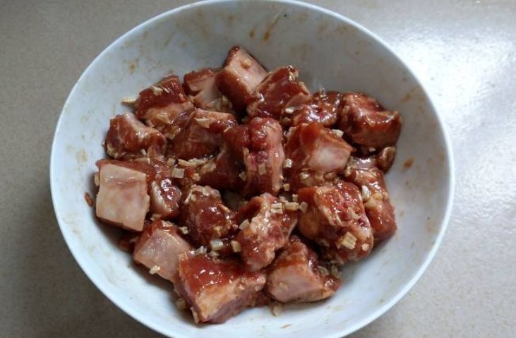 蒸排骨掌握“一个妙招”，蒸好后肉质软嫩，香气浓郁，不柴不腥