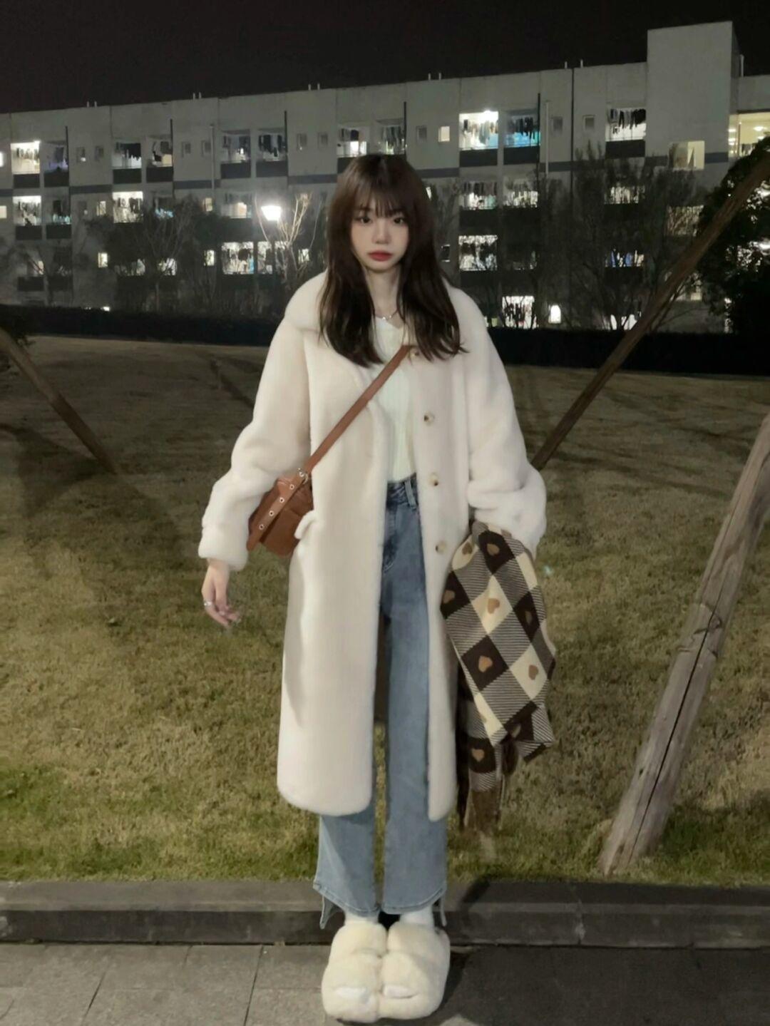 外套 暖和舒适的羊羔绒外套你get了吗?白色温柔大气,穿出软糯糯感