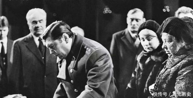 原因|勃列日涅夫与赫鲁晓夫是死敌，为什么还好心送他别墅原因很险恶