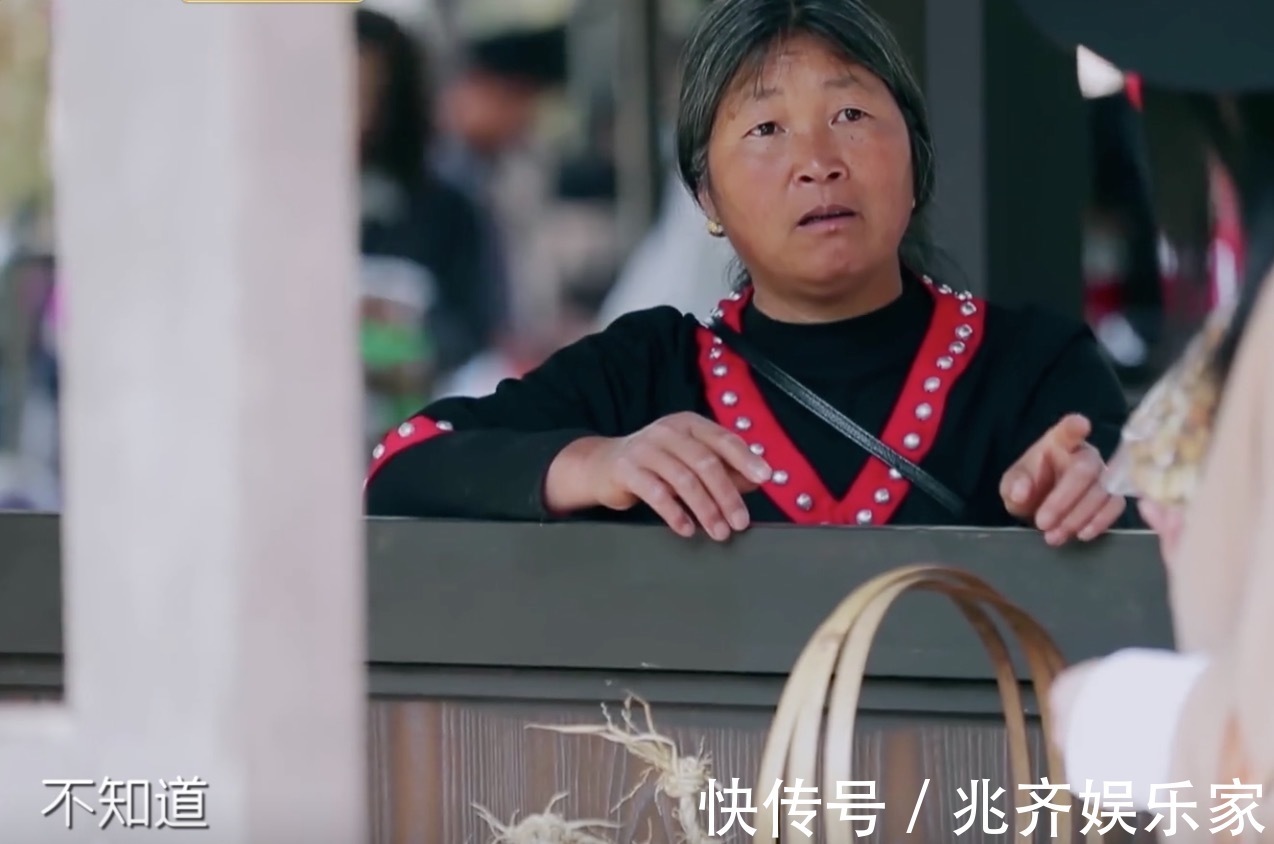 為何秦海璐受大家歡迎當她戳穿蔣勤勤安利的美食時,我有了答案