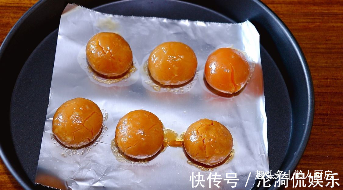 年夜饭的压轴菜，脆耳黄金卷，好吃又好看，寓意心花怒放