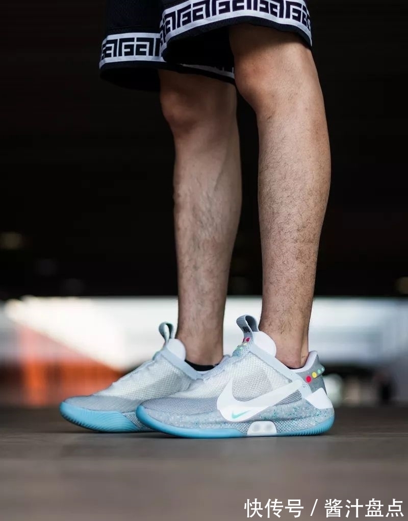 开箱 最强球鞋!六千的“平民 Air Mag” 开箱 + 上脚!