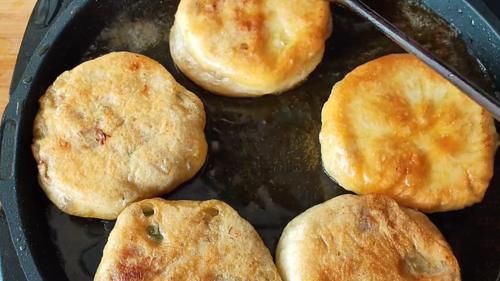 鲜肉火烧|外面6块钱一个的鲜肉火烧，在家就能做，做馅是关键，松软又多汁