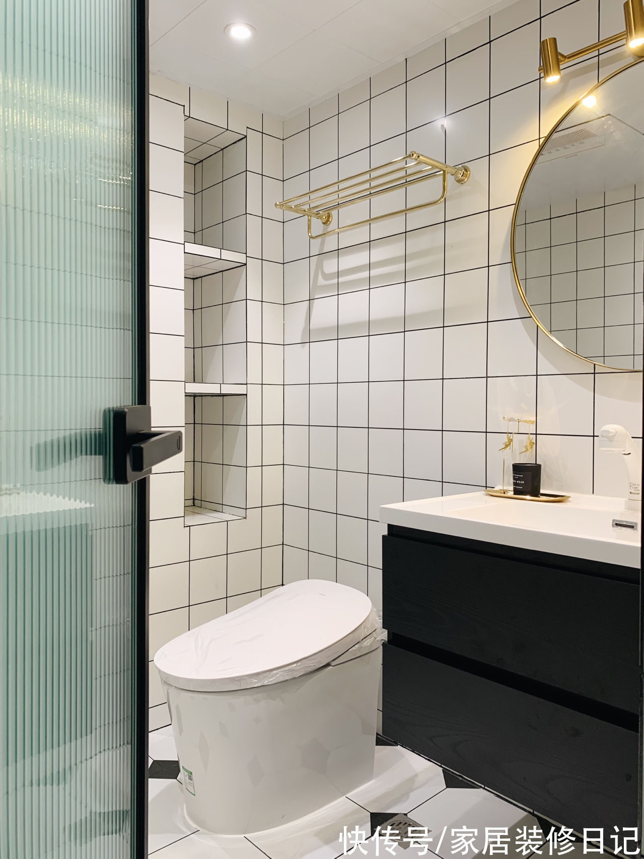 客厅|奶油系客厅太治愈了,却被女主戏称为18线城乡结合部,好凡尔赛啊