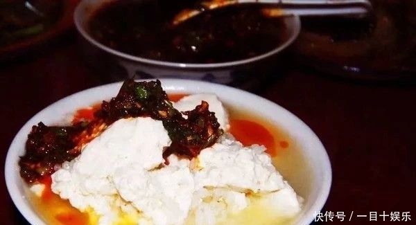 吃着懒豆腐,说着家乡话,竹山人美滴很~