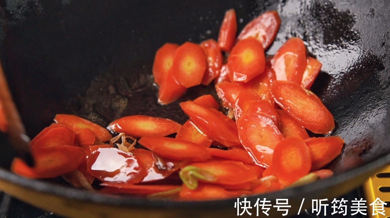 胡萝卜素|三色小炒胡萝卜山药木耳,美味健康,营养好做