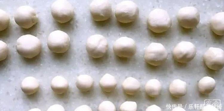 你还不会做酥饼吗教你最简单的做法,美味可口,酥到掉渣