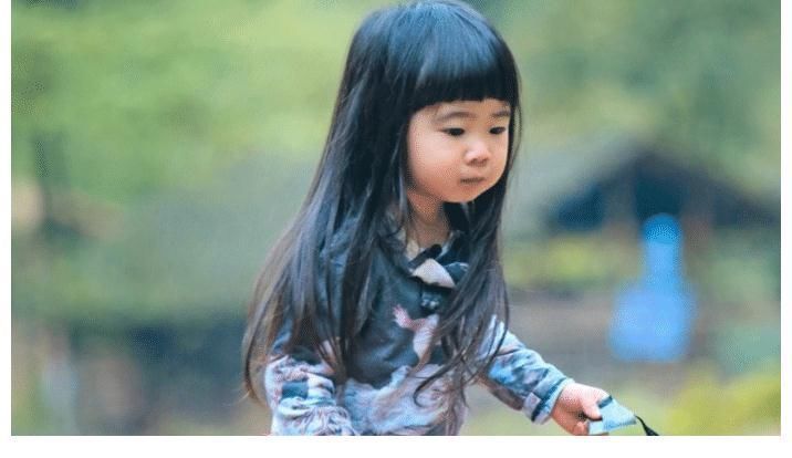 《爸爸去哪儿》的萌娃们长大了，曹格女儿近照变化大，长腿惹人羡