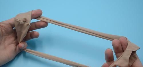 好多人|垃圾桶里放一只旧丝袜，真是厉害了，好多人还不清楚，都看看吧