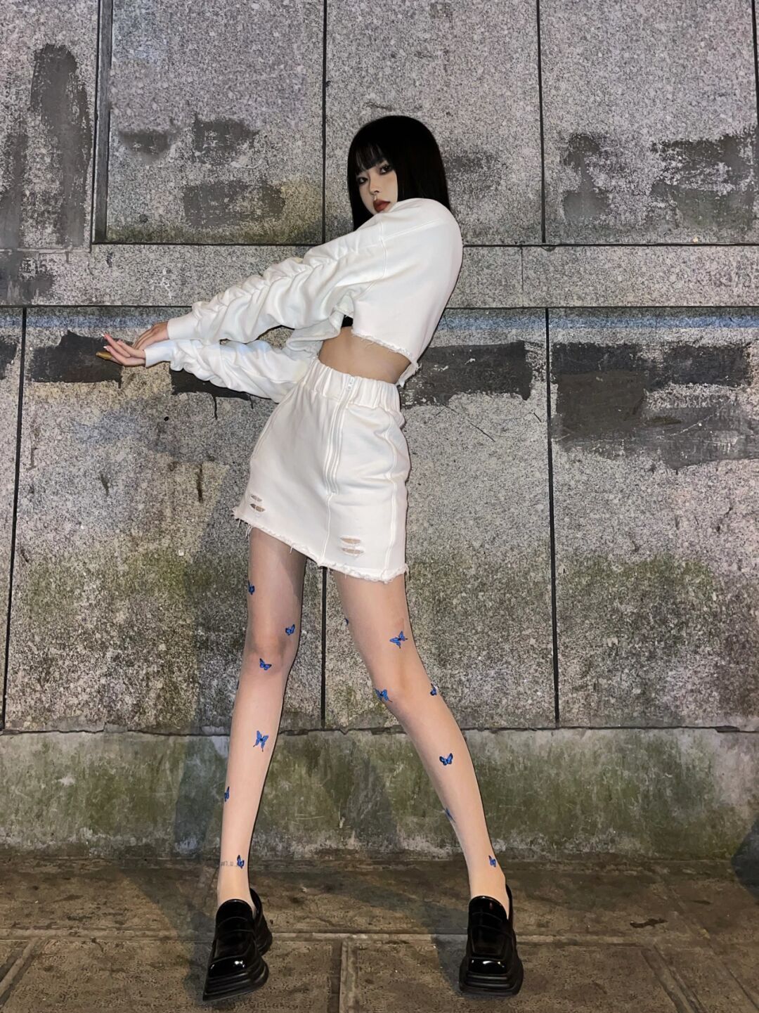 街拍 白色套装辣妹街拍, 酷飒霸气又甜美, 谁看了不心动