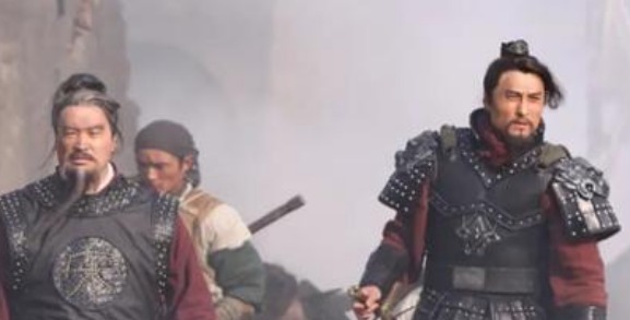 明明是师徒,林冲为何与曹正交集很少,上山后也没怎么说过话?