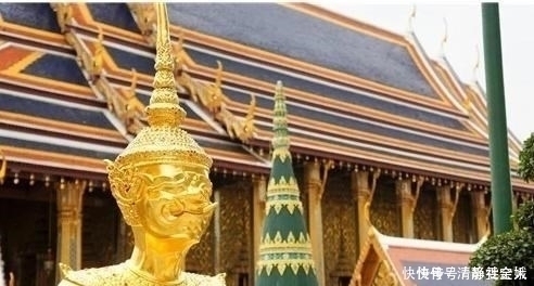 世界第一大佛蒙尘200年,搬运摔裂现出金身,如今成三大国宝之一