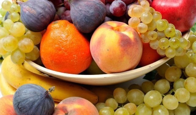 保护血管|给高血压的人提个醒：除了盐，2类水果也尽量少吃，以免血压不稳