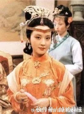 秦可卿!她才是荣国府真正的老大,血统高贵,人人拥护,黑锅随便背