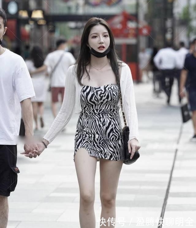 连衣裙|斑马纹连衣裙搭配防晒外套,美丽可爱,自信大方