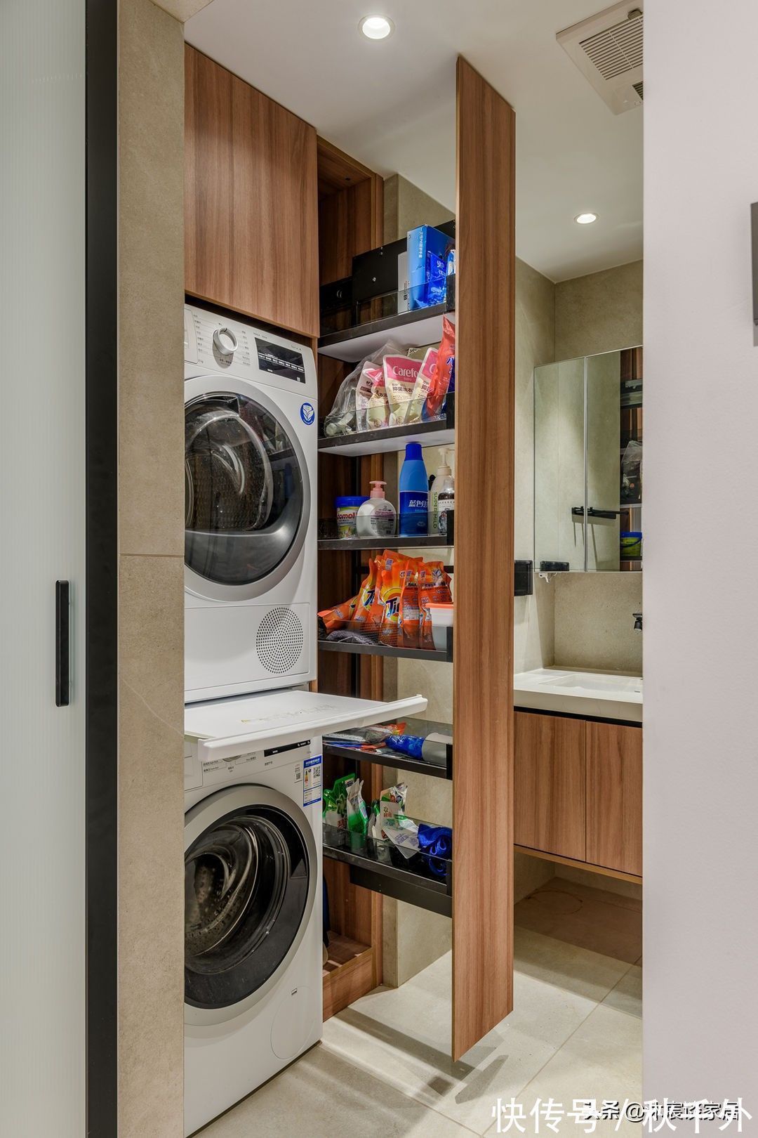 沐宸|越来越多年轻人选择客厅不装电视,还真别说,这样的家出彩又实用