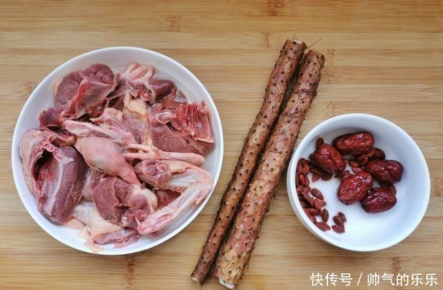 一鸽胜九鸡，天冷多喝鸽子汤，这样炖汤鲜美味无腥味，营养滋补